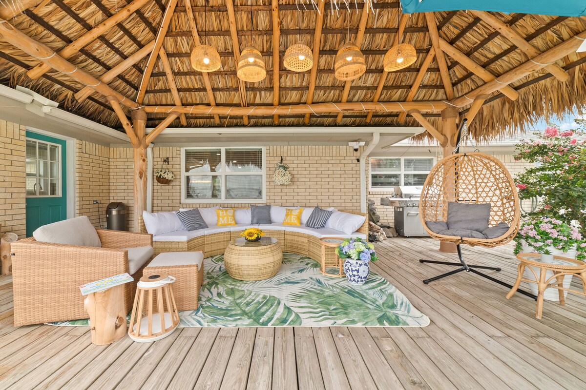 Baytime Retreat-Cozy Backyard, Pool, Bayfront View - Photo 28